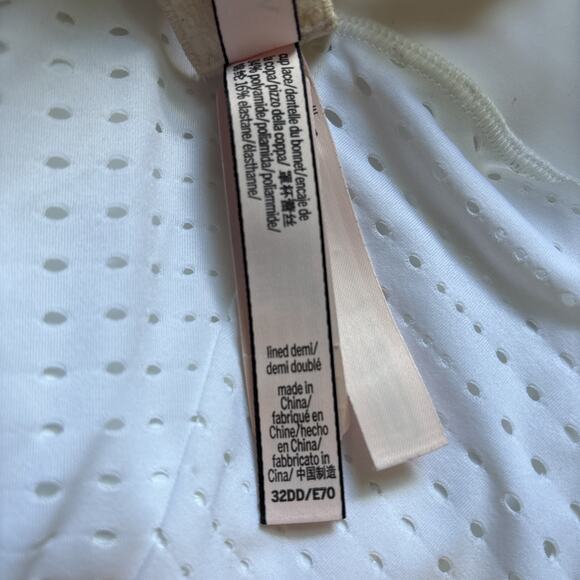 NEW Victoria's Secret Very Sexy Lace Demi Bra 32DD Lightly Lined Underwire Beige - Picture 9 of 10